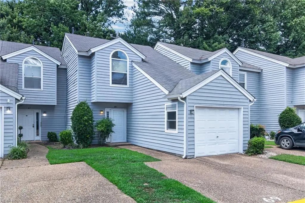 69 Madison Chse, Hampton