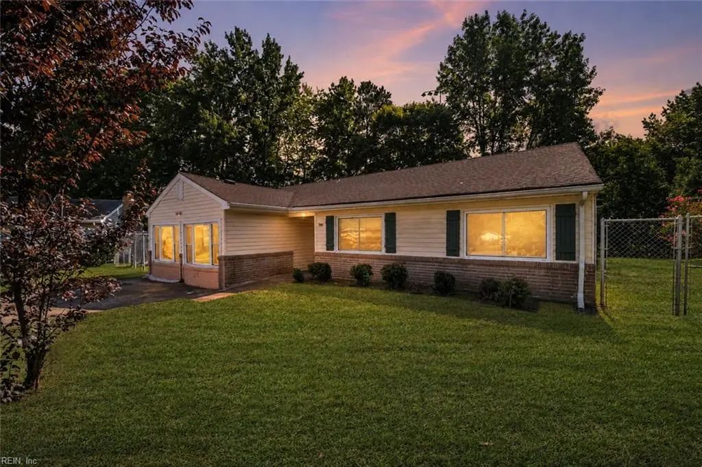 700 Saxon Ct, Chesapeake