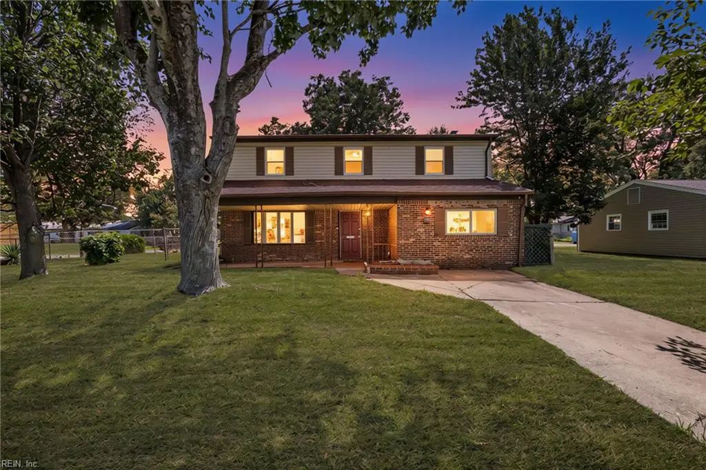 1125 Sir Gawaine Dr, Chesapeake