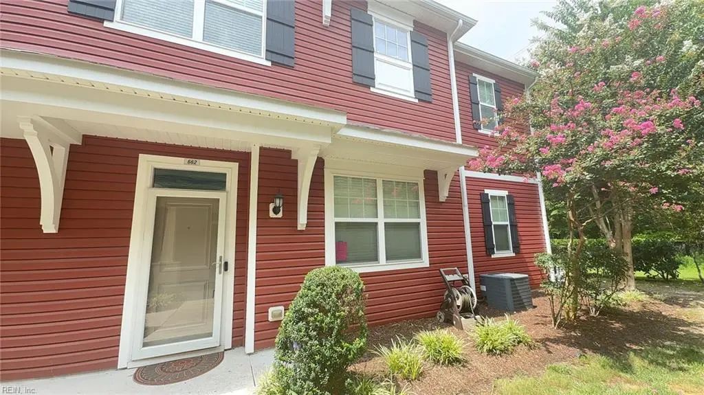 662 Lacy Oak Dr, Chesapeake