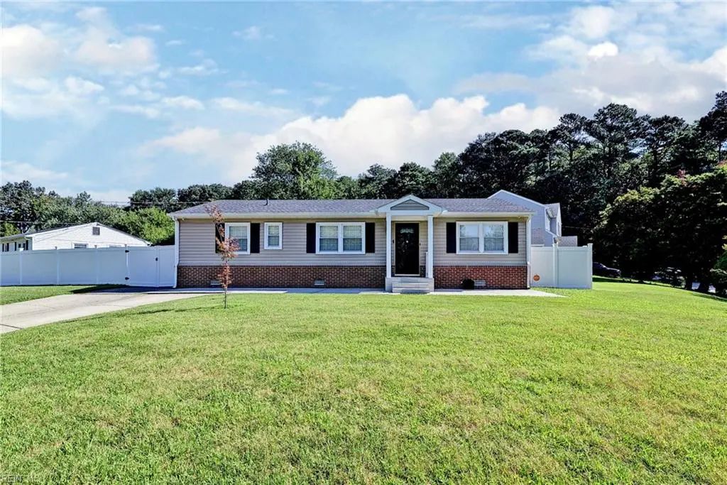 212 Picard Dr, Newport News
