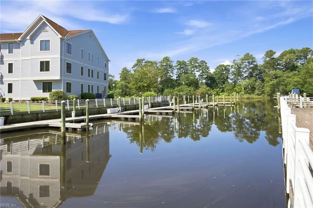 5 Harbor Watch Dr, Chesapeake