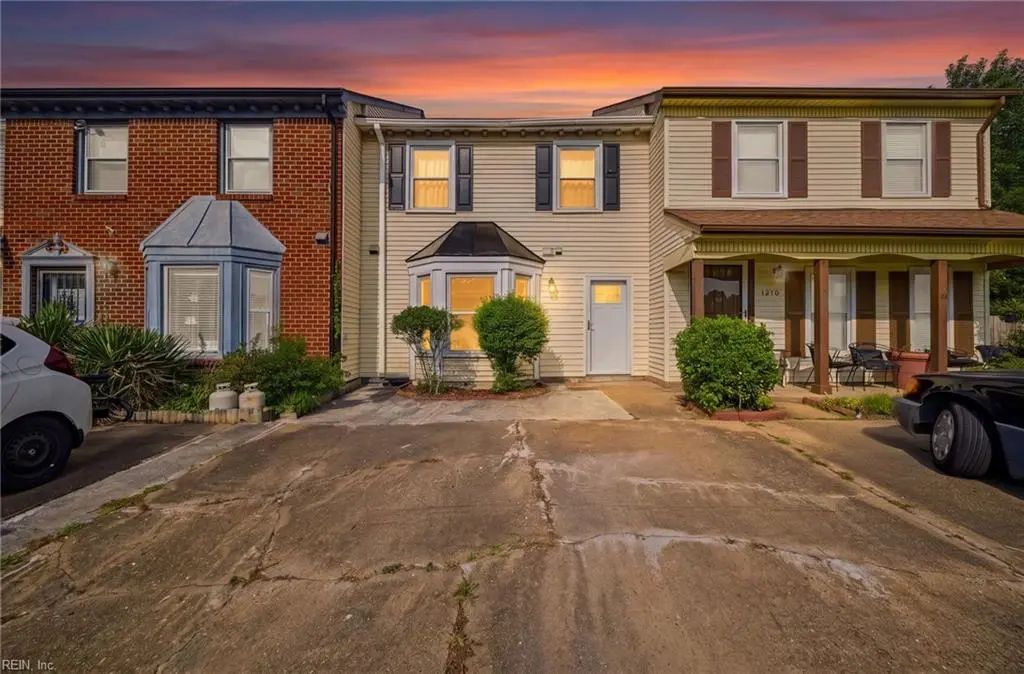 1212 Hillock Xing, Virginia Beach