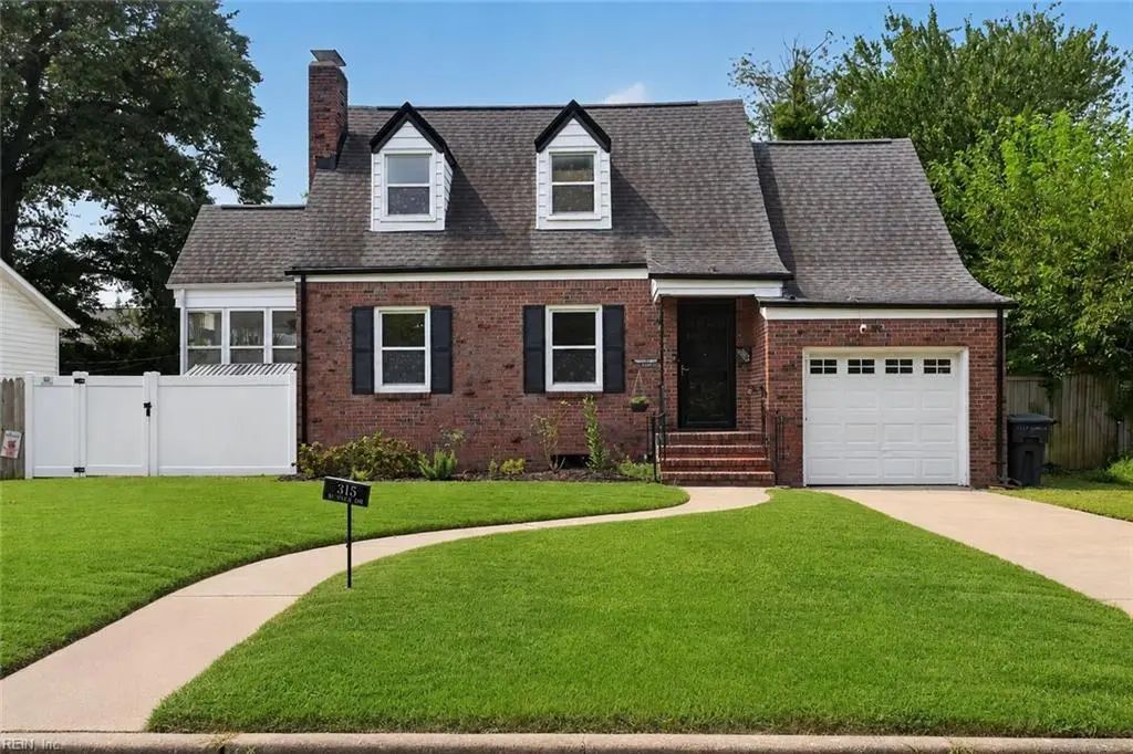 315 Sussex Dr, Portsmouth