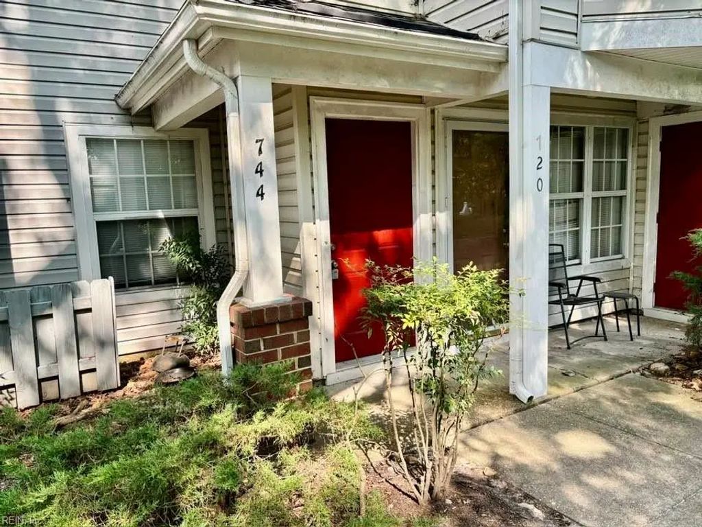 744 Drift Tide Dr, Virginia Beach