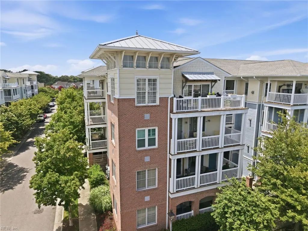 8305 N View Boulevard, Norfolk