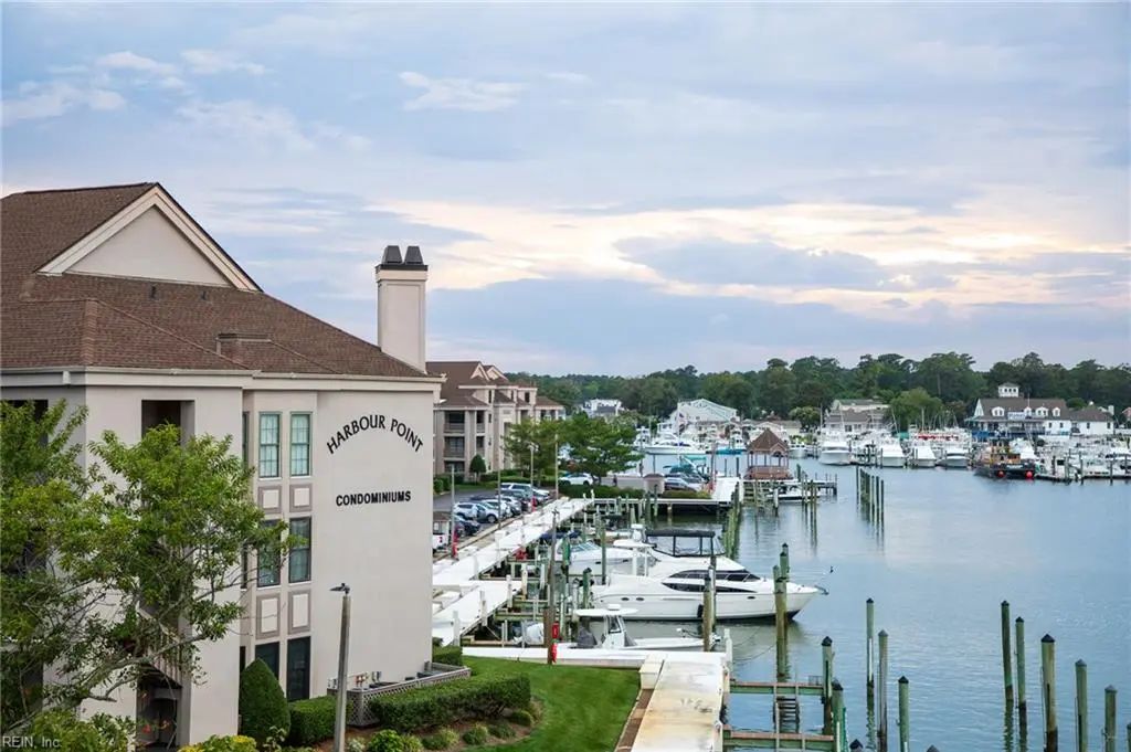 407 Harbour Pt, Virginia Beach