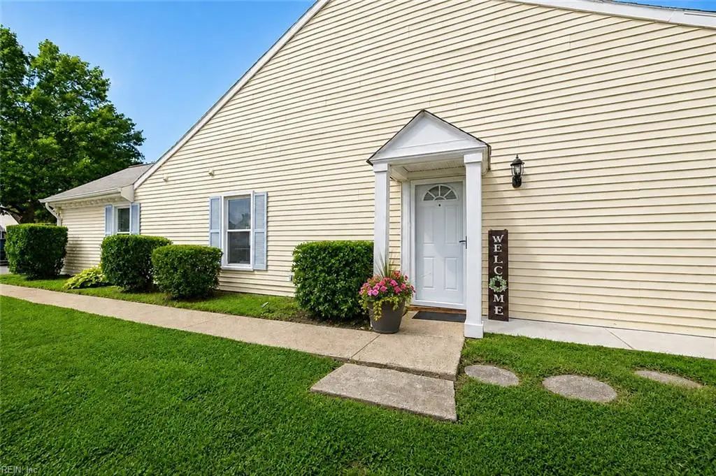 4771 Woods Edge Rd, Virginia Beach