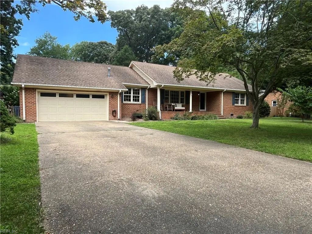 805 Winthrope Dr, Virginia Beach