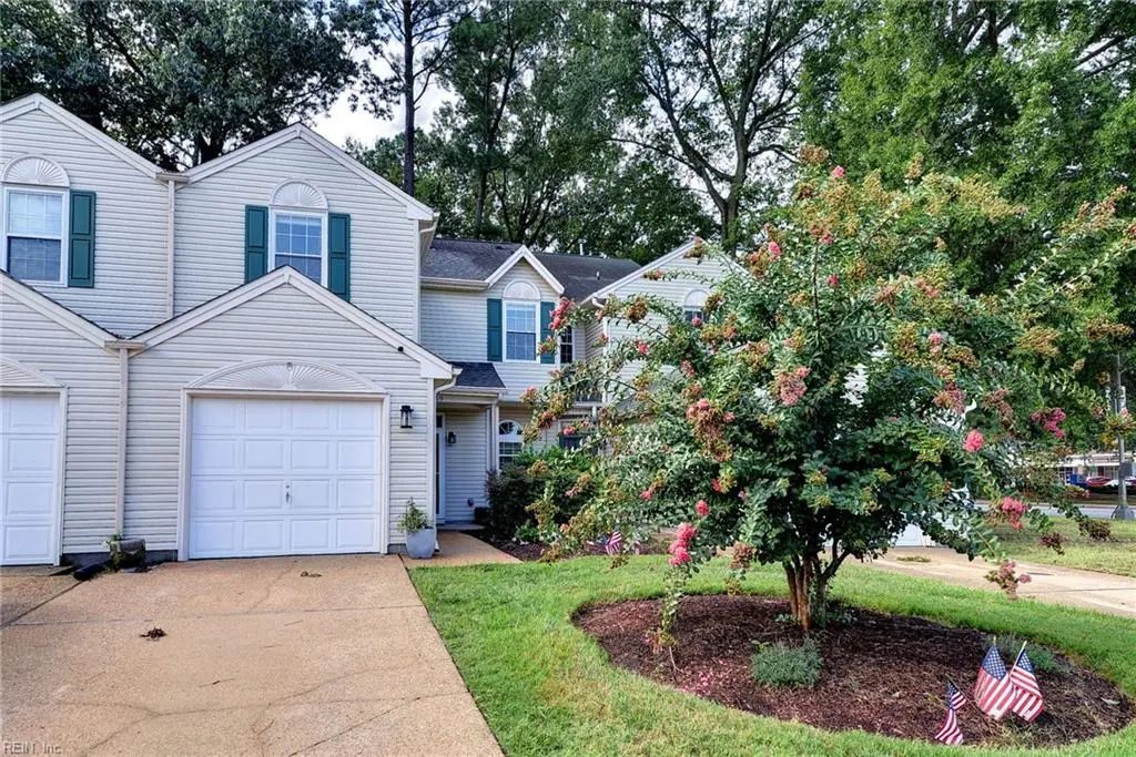 1369 Lake Dr, Newport News
