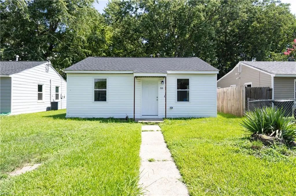 55 Phelps Cir, Hampton