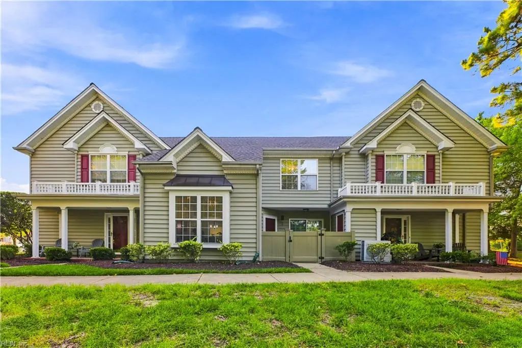 107 Sandy Beach Ct, Suffolk