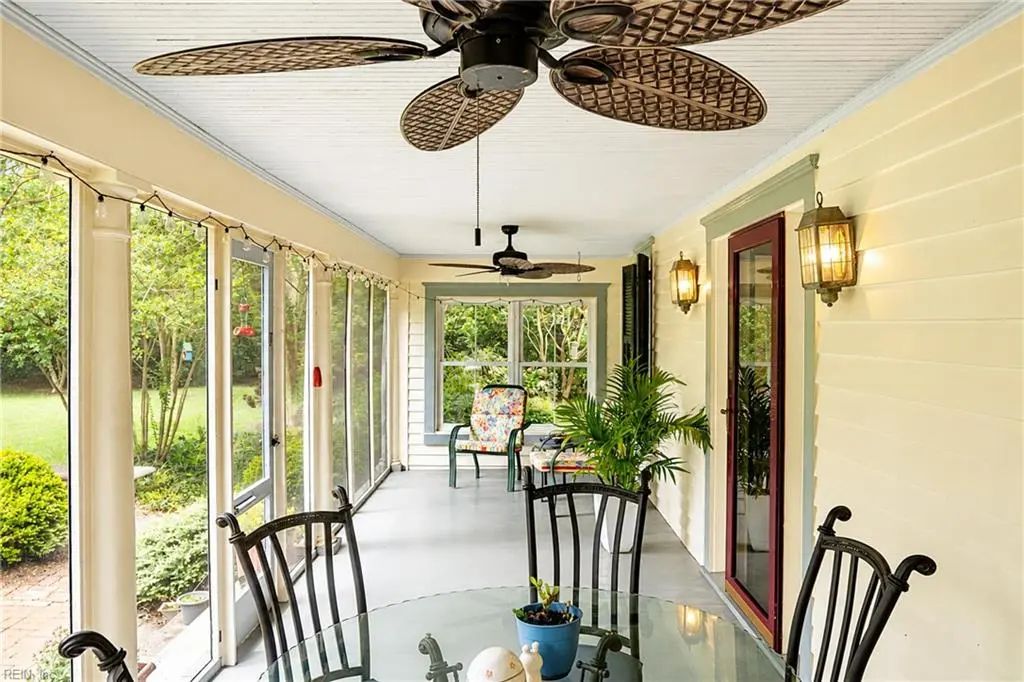 228 Church St, Mathews County