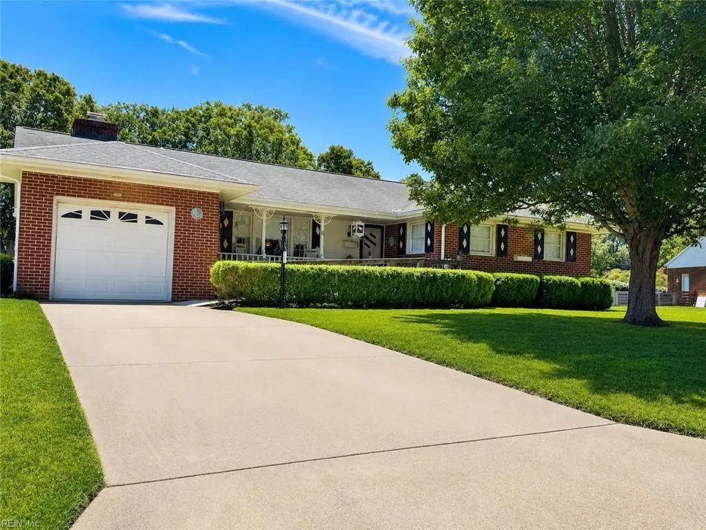 6 Belle Meade Ct, Newport News