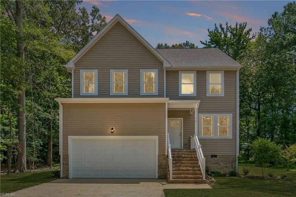 14 Riding Path, Hampton