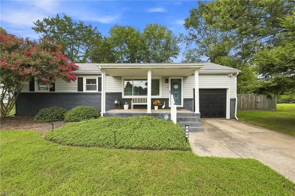 202 Sequoia Rd, Portsmouth