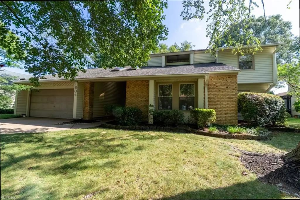 1604 Lake Christopher Dr, Virginia Beach