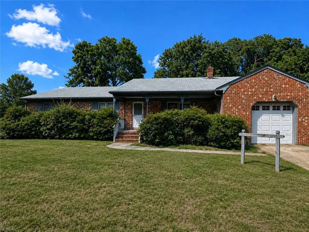 3 Mary Cir, Poquoson