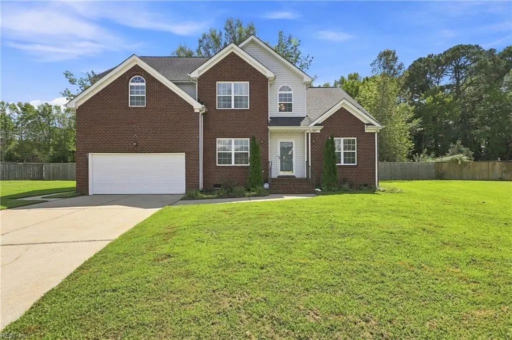 207 Catalpa Ct, Suffolk