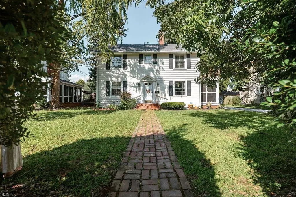 40 Pear Ave, Hampton