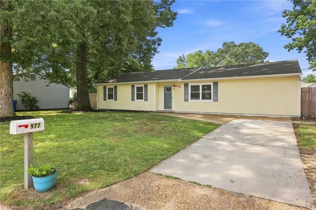 977 Oak Forest Ct, Virginia Beach