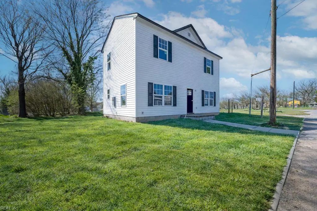 416 Railroad Ave, Suffolk