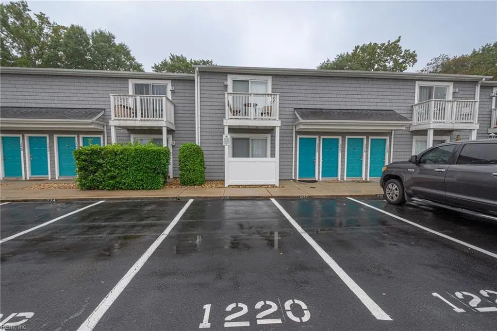 1220 Indian Rd, Virginia Beach