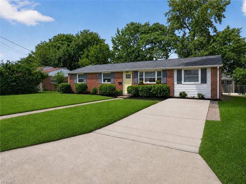 1919 Seward Dr, Hampton
