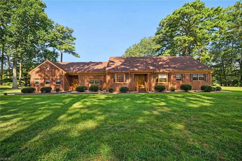 5853 Bernhowe Manor Ln, Suffolk