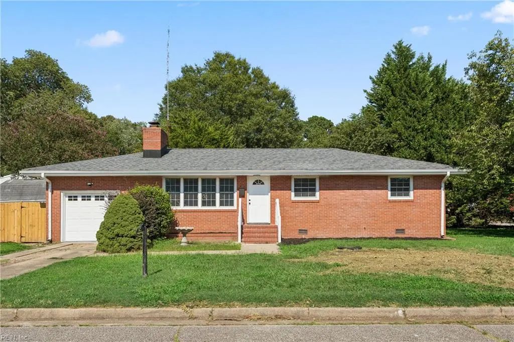 78 Ferguson Ln, Newport News