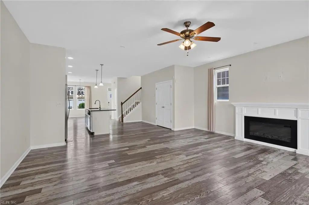 937 E Ocean View Ave, Norfolk