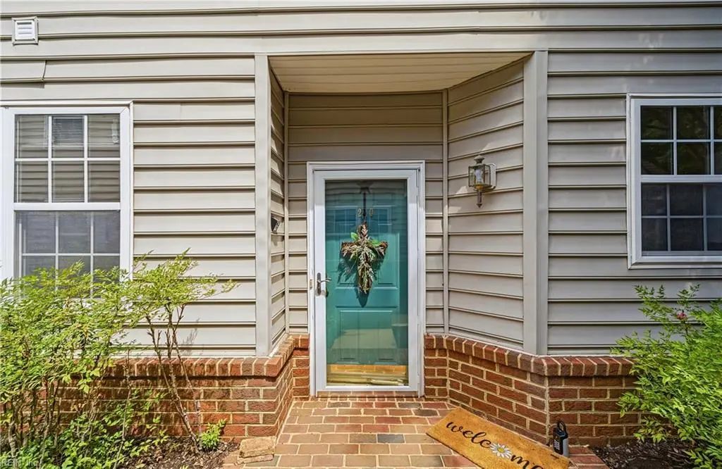220 Bunker Arch, James City County