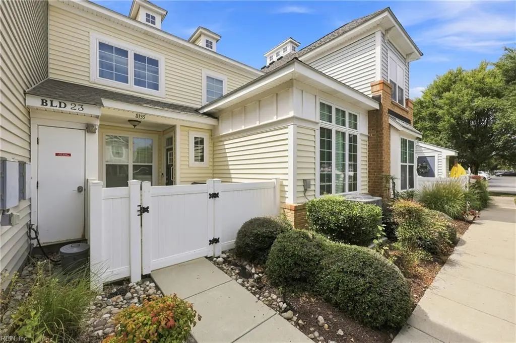 8135 Captains Way, Norfolk