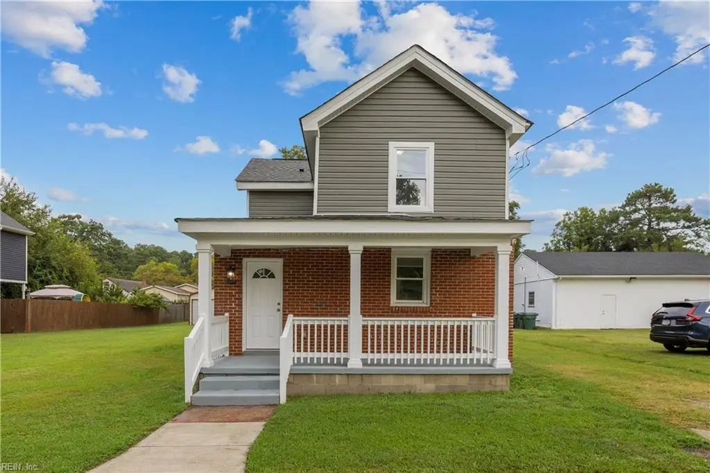 810 Lincoln Ave, Suffolk