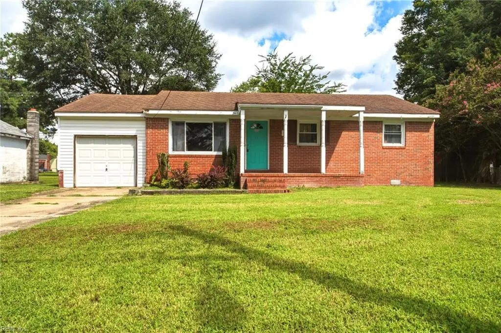 504 Plummer Dr, Chesapeake