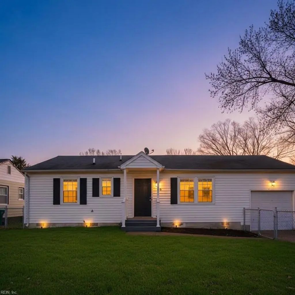 906 Harpersville Rd, Newport News