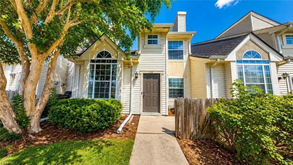 469 Lees Mill Dr, Newport News