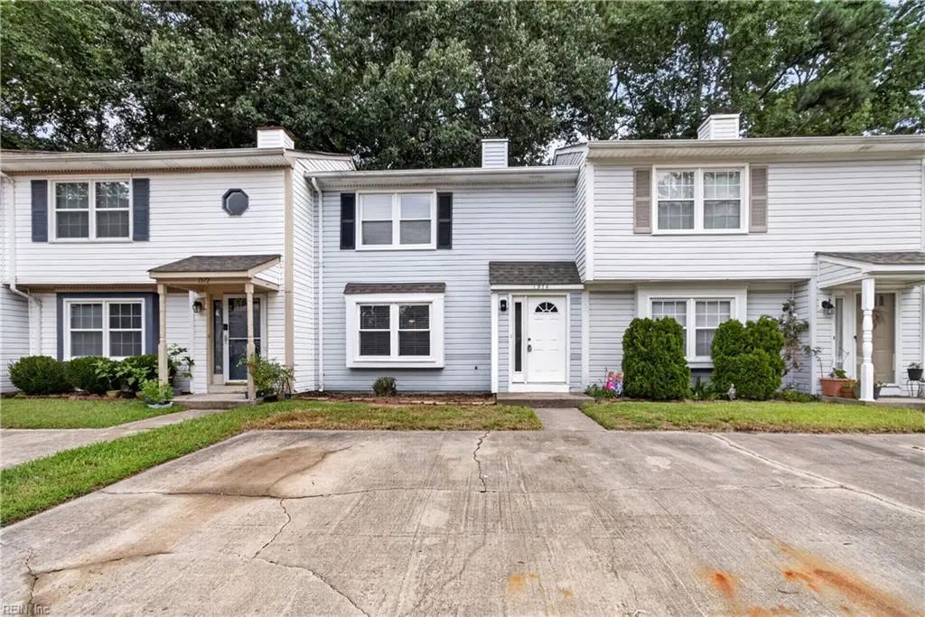 1974 Woodgate Arch, Chesapeake