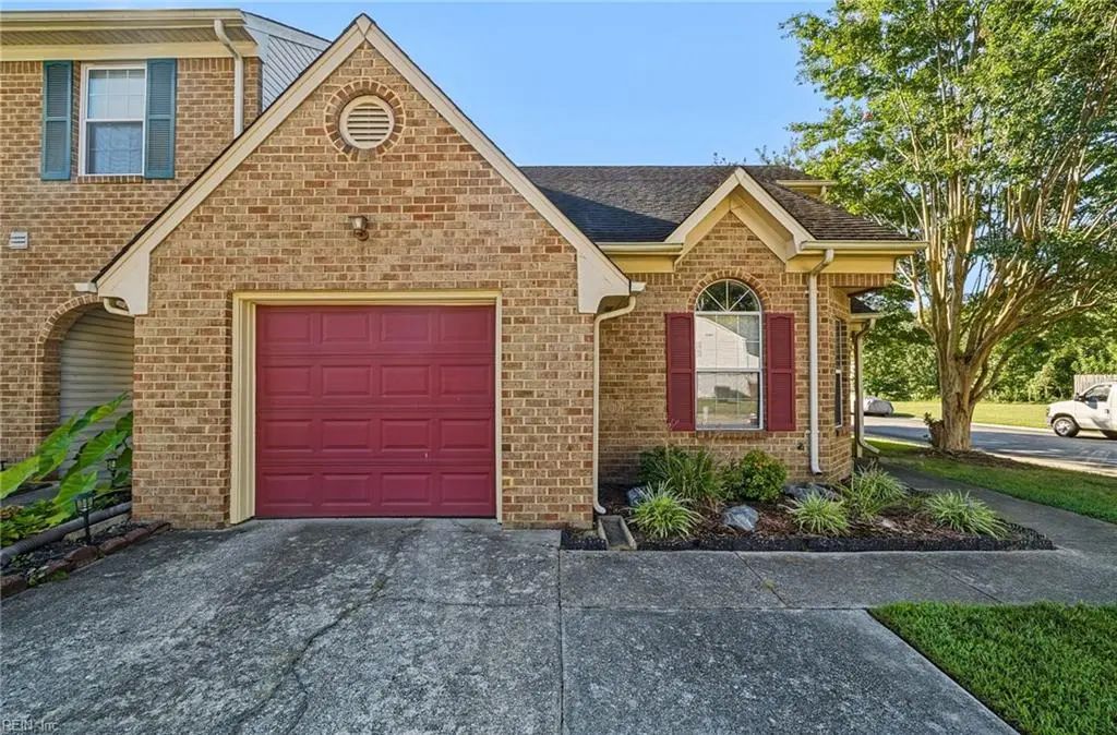 381 Westview Dr, Hampton