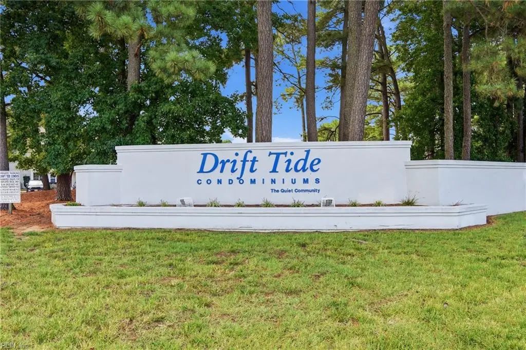 1004 Pebblewood Dr, Virginia Beach