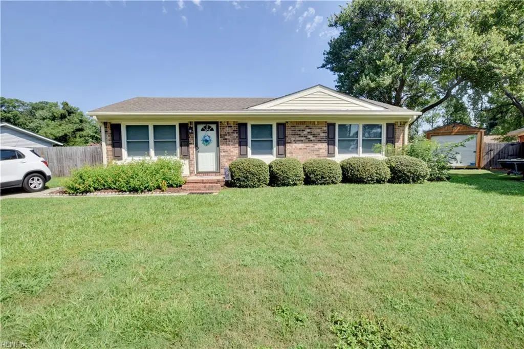 8 Raymond Ct, Portsmouth
