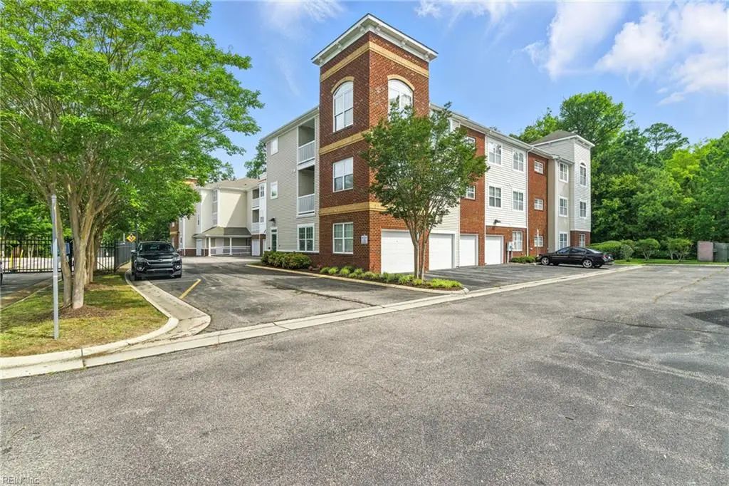 522 Knolls Dr, Newport News
