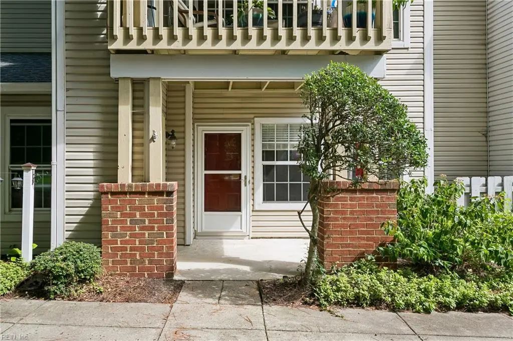 102 Stratford Dr, York County