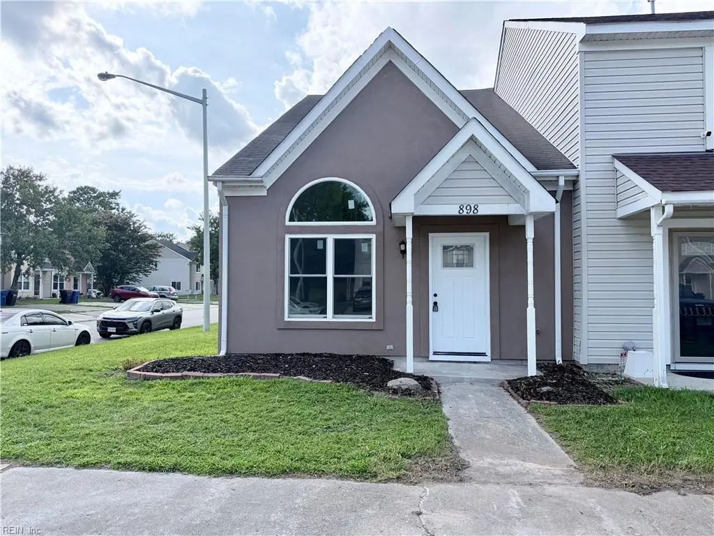 898 Old Clubhouse Rd, Virginia Beach