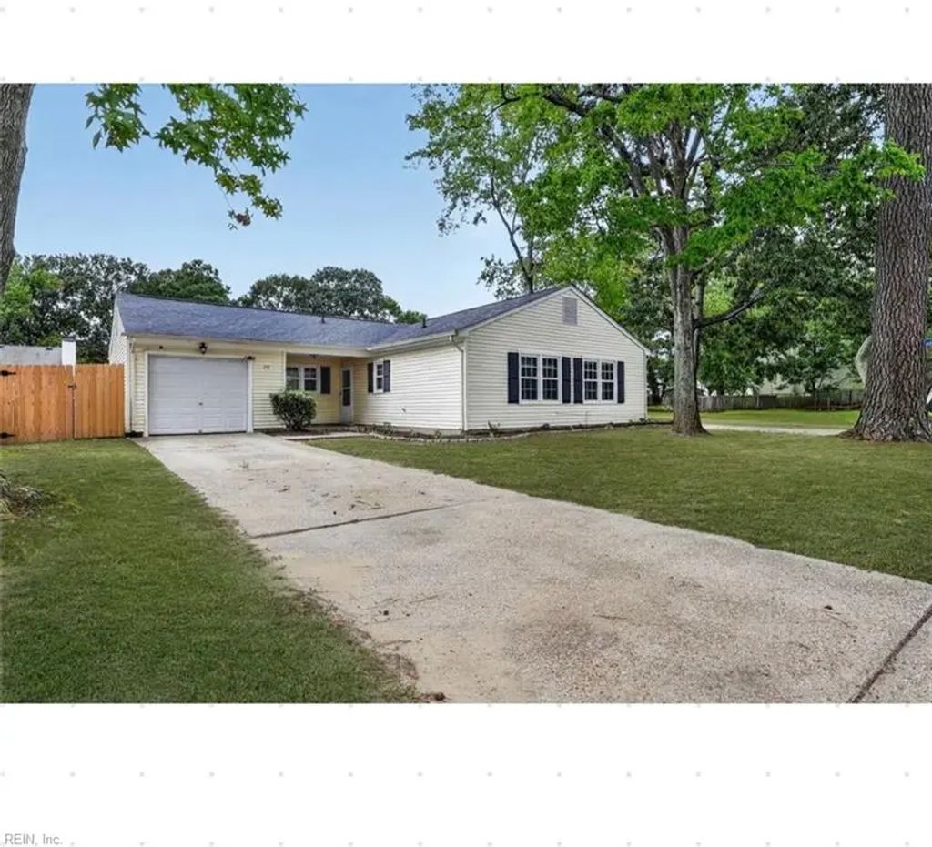 20 Sanlun Lakes Dr, Hampton