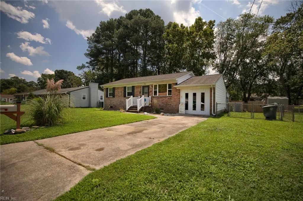 220 Larissa Dr, Newport News