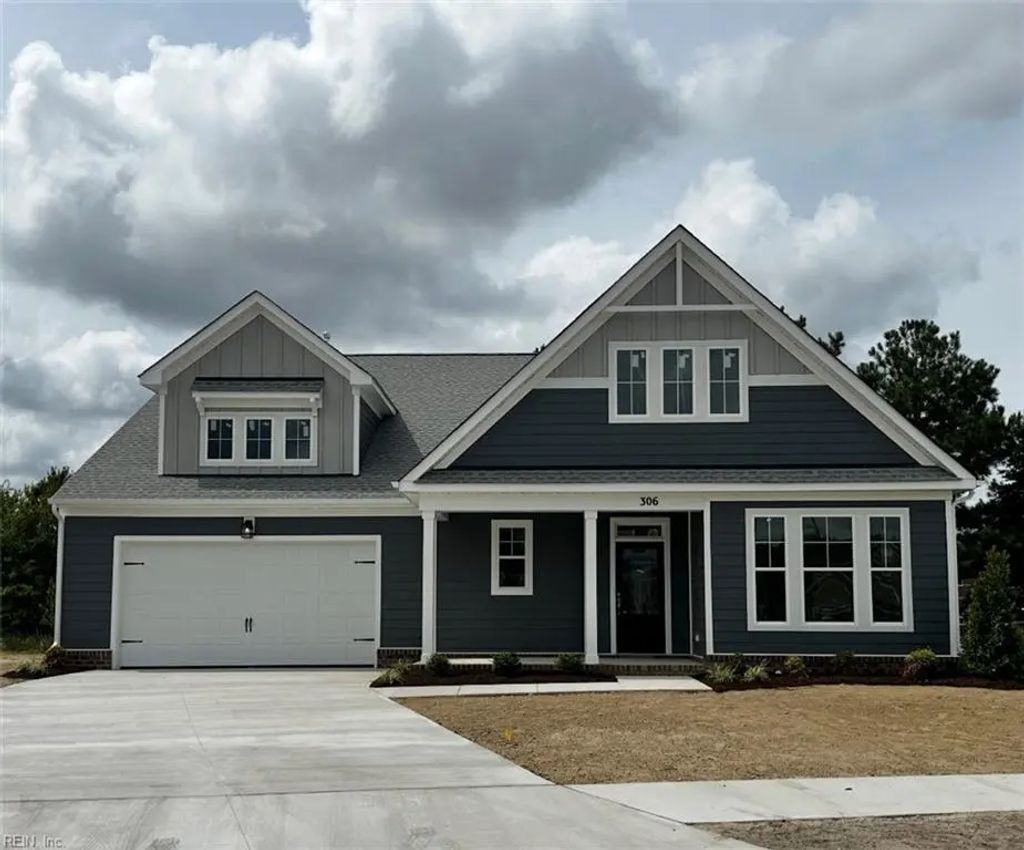 306 Station Dr, Suffolk