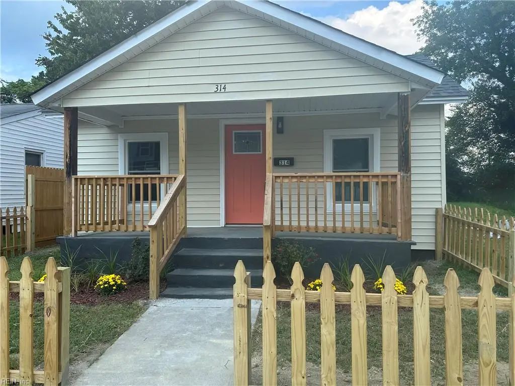 314 N 4th St, Suffolk