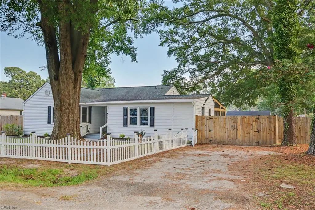 712 Paul St, Newport News