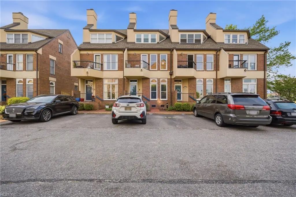 155 Crawford Pw, Portsmouth